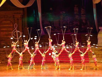 China acrobatic Show plate spinning